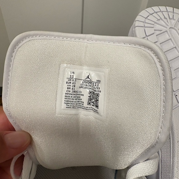 Nike White Minimalist Athletic Sneakers